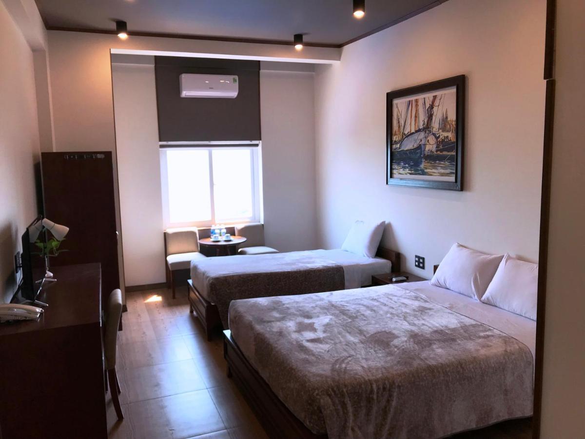 Oceanward Hotel & Resort Long Hai Exterior photo