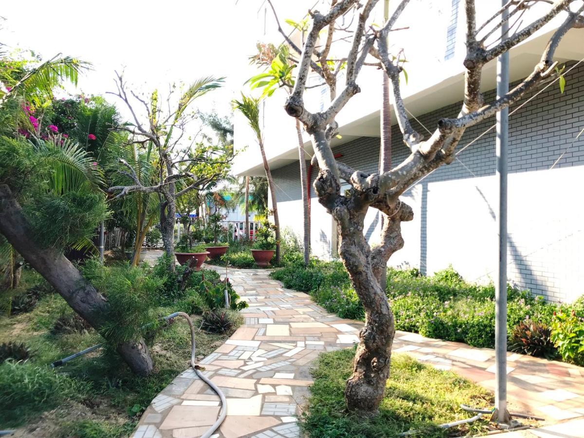 Oceanward Hotel & Resort Long Hai Exterior photo